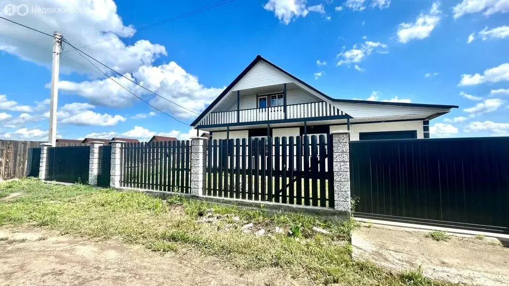 Дом в Хомутово, улица Эдварда Станкевича, 22 (240 м) - Фото 1