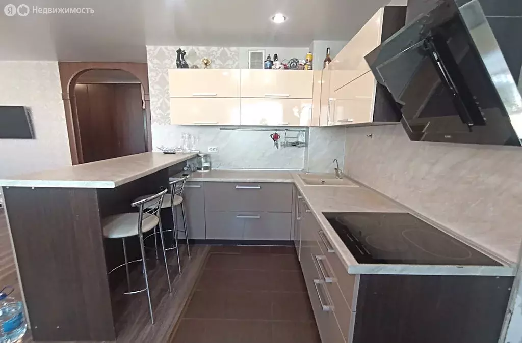 3-комнатная квартира: Екатеринбург, Техническая улица, 58А (69 м) - Фото 2