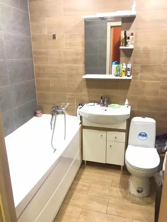 Студия Тюменская область, Тюмень ул. Тимофея Чаркова, 81к1 (28.0 м) - Фото 0