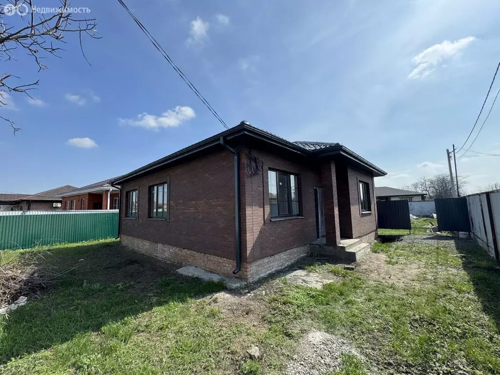 Дом в Новочеркасск, Сарматская улица, 274 (100 м) - Фото 1