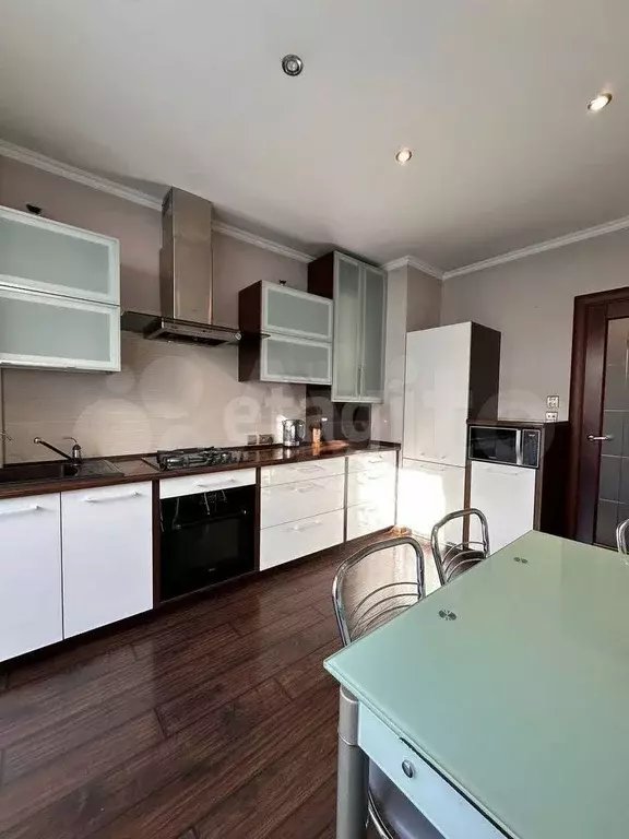 2-к. квартира, 63 м, 2/9 эт. - Фото 0