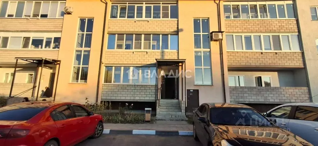 1-к кв. Белгородская область, Шебекино ул. 50 лет Октября, 15 (35.1 м) - Фото 1