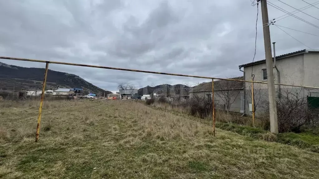 Участок в Крым, Феодосия муниципальный округ, Щебетовка пгт пер. ... - Фото 1