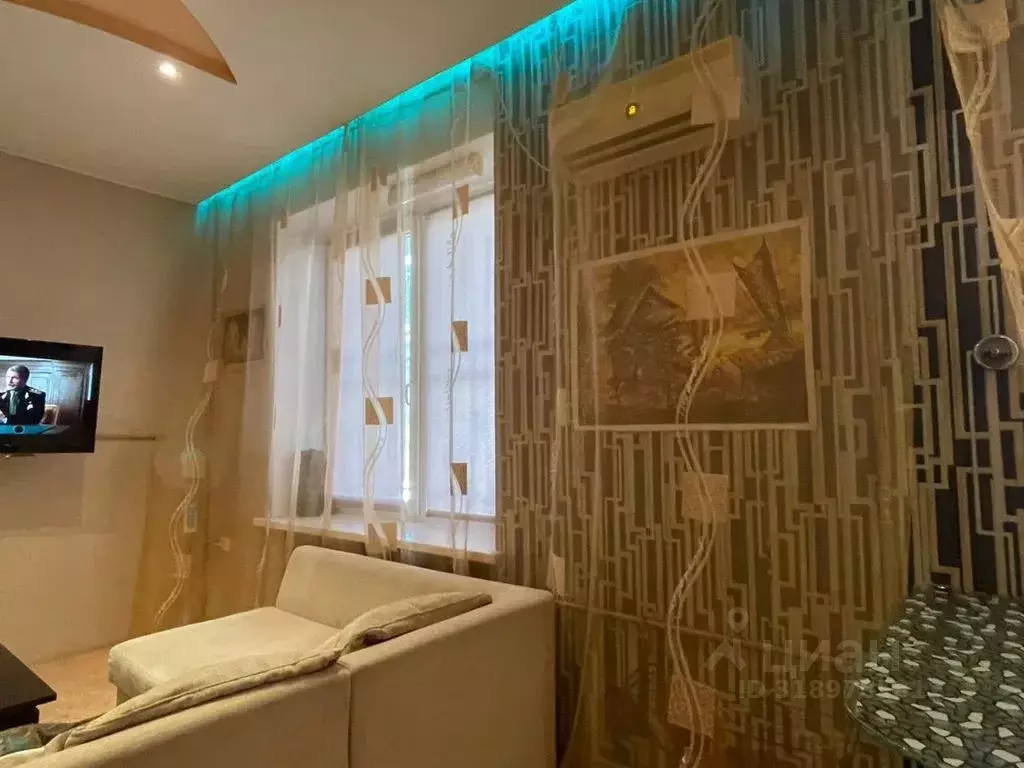 Студия Волгоградская область, Волгоград ул. Глазкова, 5 (45.0 м) - Фото 1