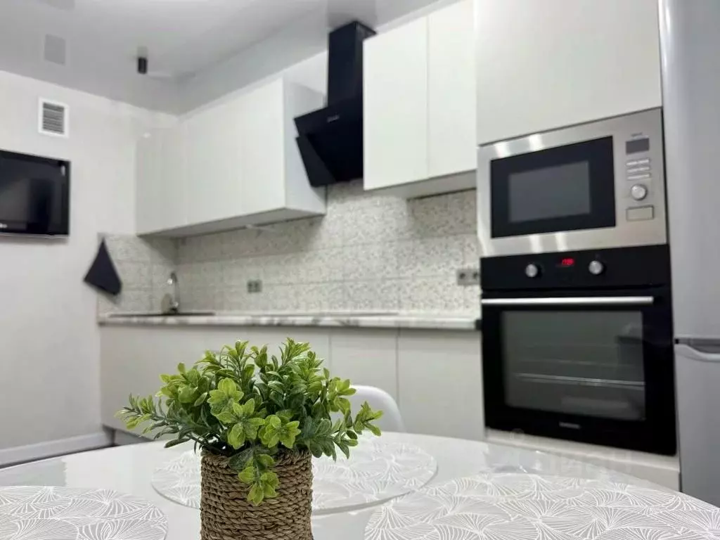 1-к кв. Татарстан, Казань ул. Братьев Батталовых, 20А (50.0 м) - Фото 1