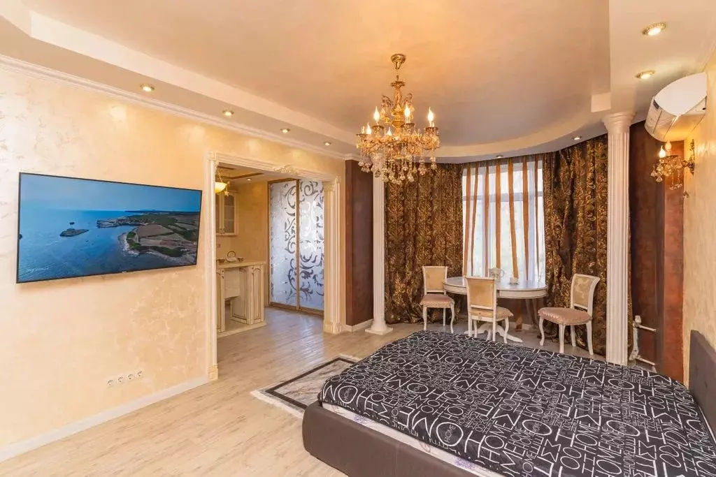 1-к кв. Оренбургская область, Оренбург ул. Чкалова, 51/1 (56.0 м) - Фото 0