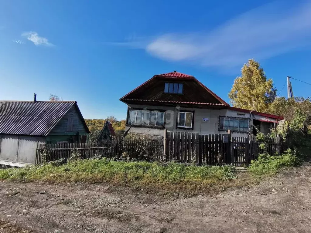 Дом в Кемеровская область, Прокопьевск Базистый пер. (249 м) - Фото 0