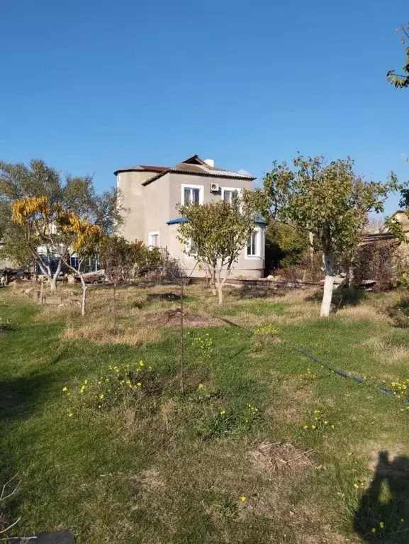 Дом в Крым, Сакский район, Суворовское с/пос, с. Каменоломня ул. ... - Фото 1