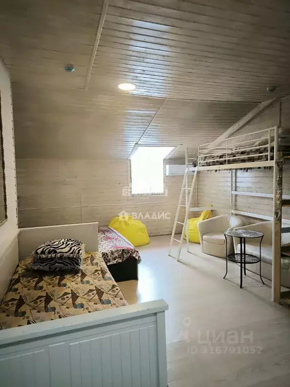 Комната Крым, Керчь ул. Театральная, 42 (35.0 м) - Фото 1