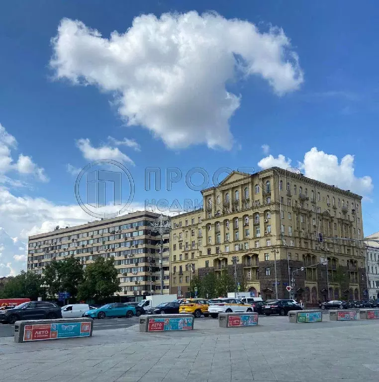 Продается 4-комнатная квартира - Фото 1