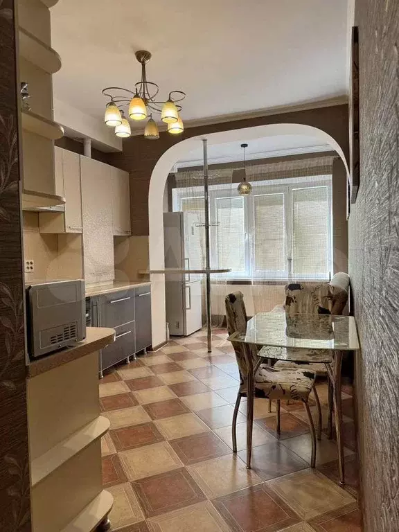 1-к. квартира, 45 м, 3/3 эт. - Фото 1