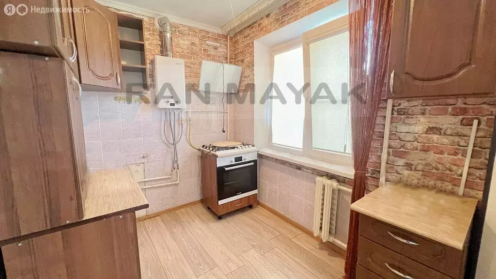 3-комнатная квартира: Майкоп, Кирпичная улица, 75 (63.3 м) - Фото 1