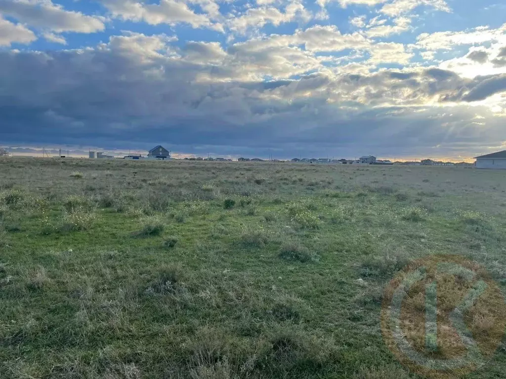 Участок в Крым, Сакский район, с. Уютное ул. Садовая (7.68 сот.) - Фото 1