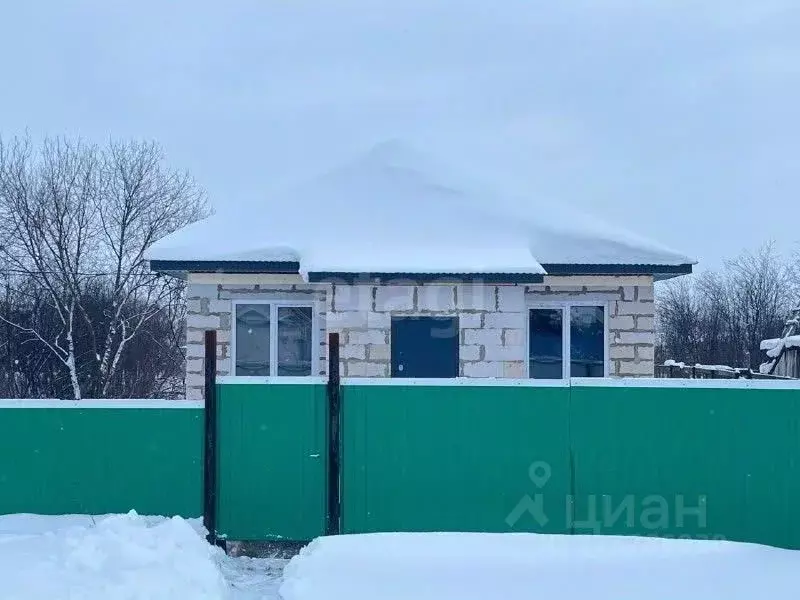 Дом в Башкортостан, Благоварский район, Янышевский сельсовет, д. ... - Фото 1