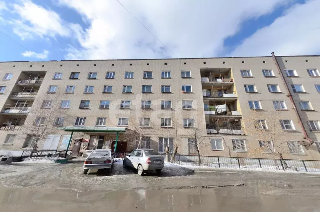 Комната Челябинская область, Миасс ул. Победы, 18 (13.0 м) - Фото 0