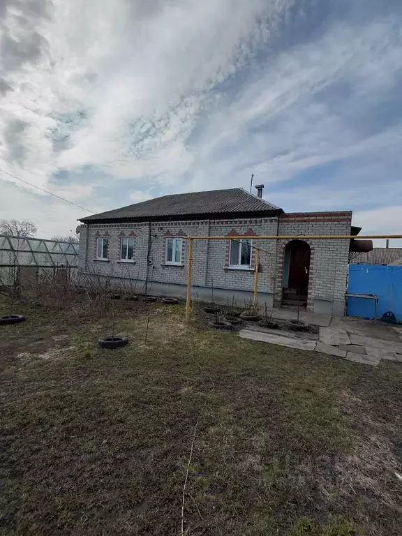 Дом в Воронежская область, Лискинский район, Почепское с/пос, с. ... - Фото 1