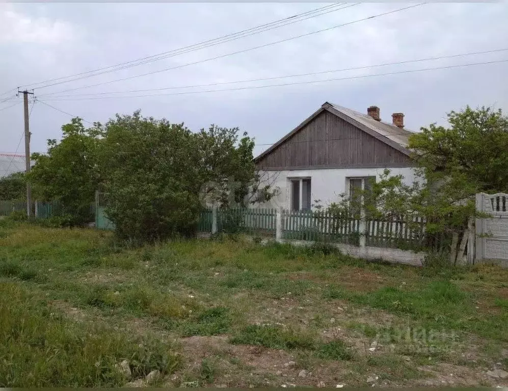 Дом в Крым, Ленинский район, с. Калиновка ул. Молодежная (80 м) - Фото 1