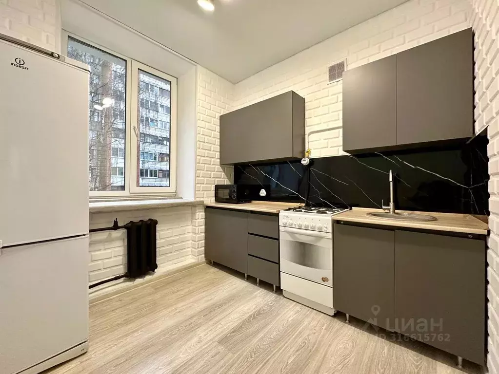 4-к кв. Кировская область, Киров ул. МОПРА, 48 (84.5 м) - Фото 1
