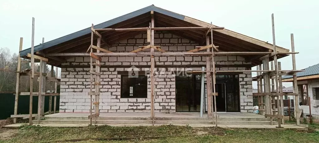 Дом в Наро-Фоминский городской округ, деревня Иневка (220 м) - Фото 0