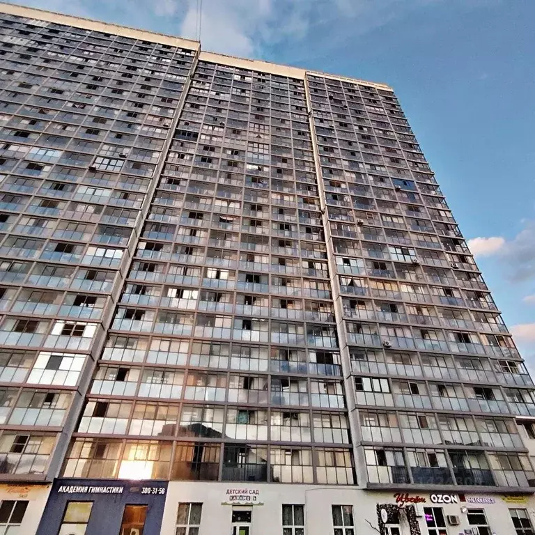 Студия Свердловская область, Екатеринбург ул. Рощинская, 21к2 (17.2 м) - Фото 0