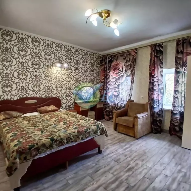 Дом в Крым, Феодосия ул. Большевистская (50 м) - Фото 1