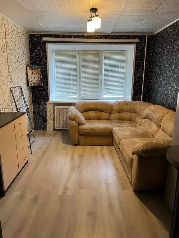 Комната 14 м в 6-к., 1/5 эт. - Фото 0