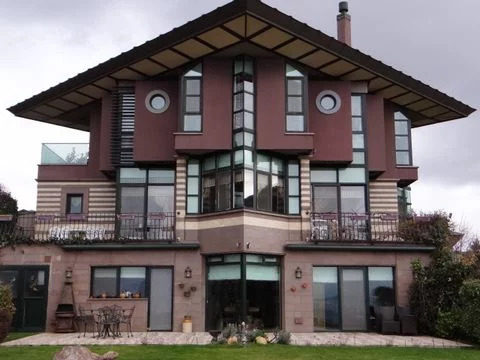 Mansion with bosphorus, forest and swimming pool view Istanbul Turkey - Фото 1