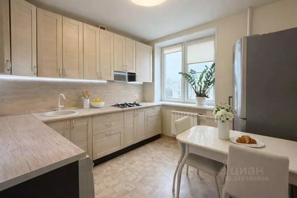 Квартира, 3 комнаты, 61.7 м - Фото 0