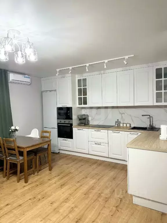3-к кв. Тюменская область, Тюмень Кремлевская ул., 102 (83.0 м) - Фото 1