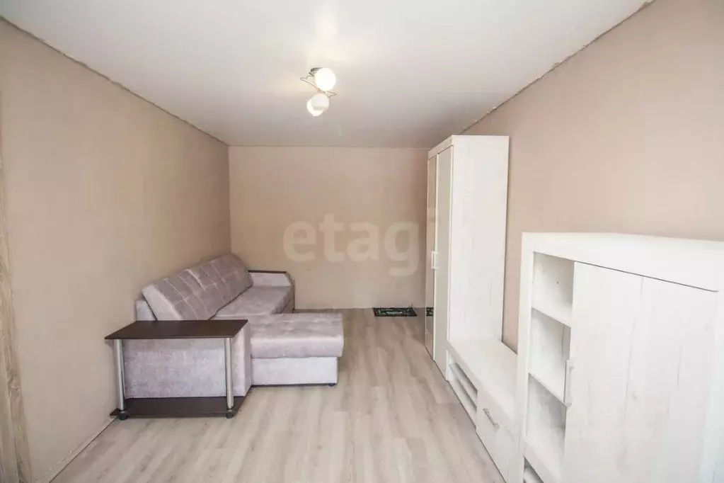 3-к кв. Сахалинская область, Южно-Сахалинск 7-й мкр, проезд Спортивный ... - Фото 1