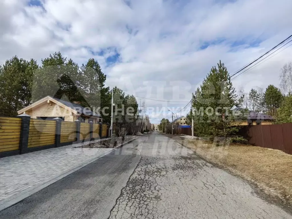 Участок в Тюменская область, Тюмень Три Сосны мкр, ул. Малиновая (14.5 ... - Фото 1