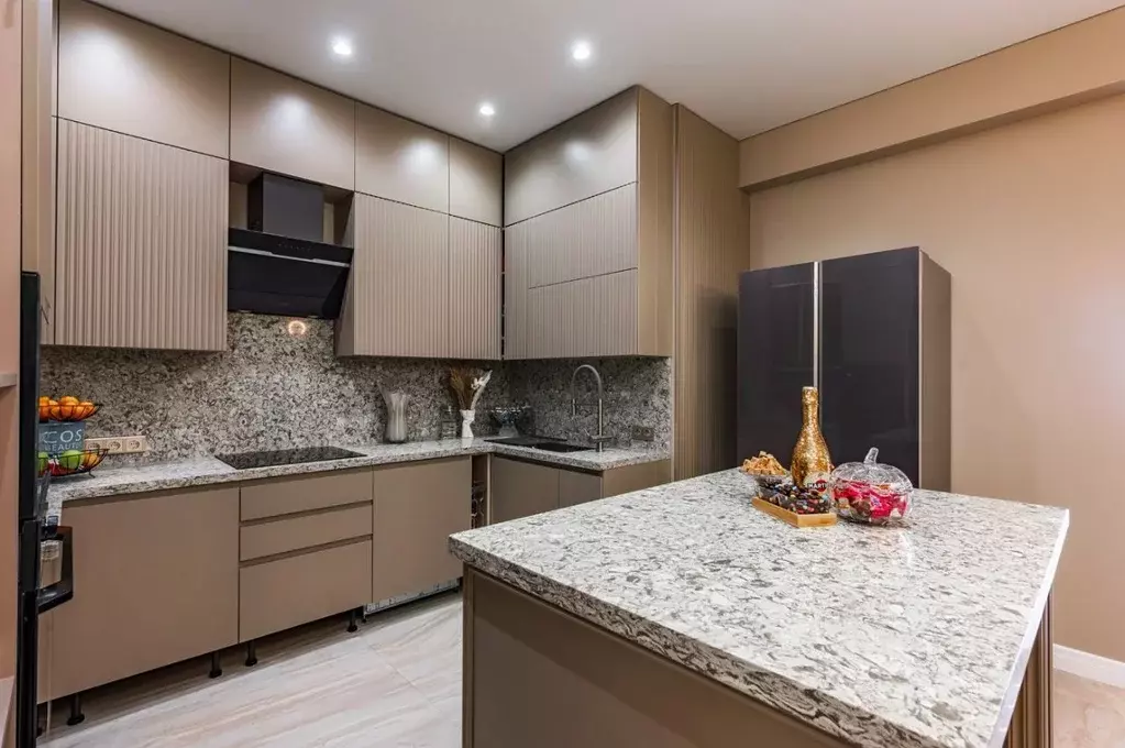 3-к кв. Краснодарский край, Сочи Центральный мкр, ул. Первомайская, 21 ... - Фото 2