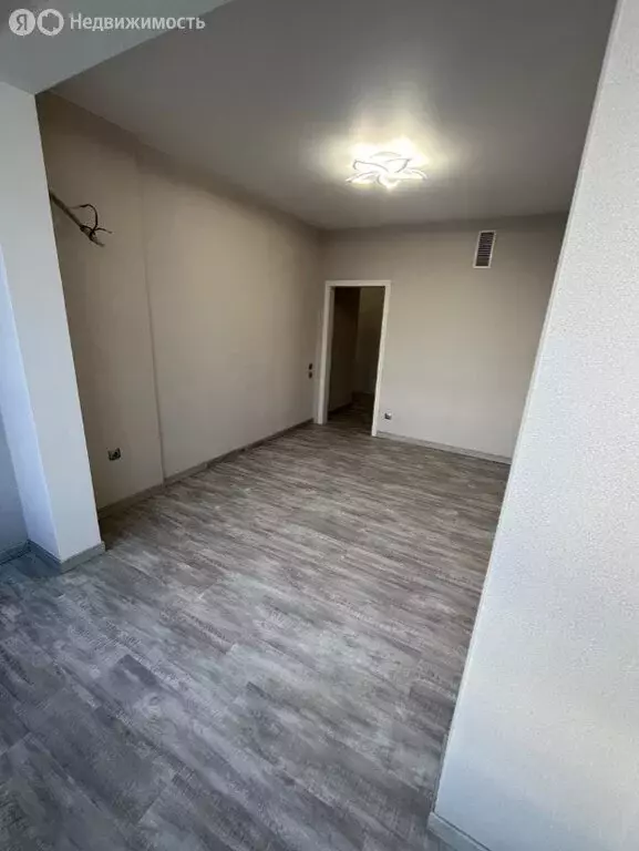 1-комнатная квартира: Симферополь, улица Крымской Весны, 10 (37.7 м) - Фото 1