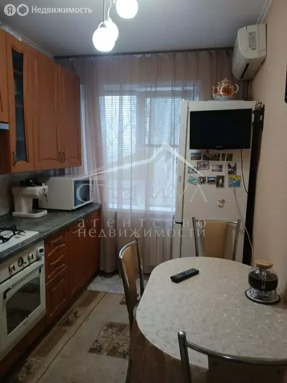 3-комнатная квартира: Саратов, 1-й Магнитный проезд, 6 (57 м) - Фото 1