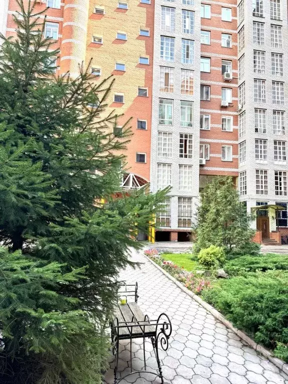 4-к кв. Омская область, Омск Учебная ул., 90 (169.3 м) - Фото 1