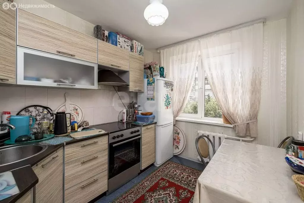 3-комнатная квартира: Тюмень, улица Пермякова, 50 (66 м) - Фото 1