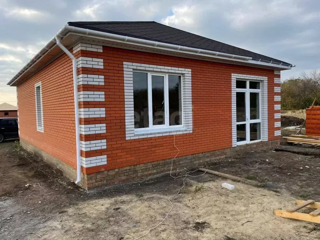 Дом в Ростовская область, Неклиновский район, с. Новобессергеневка ул. ... - Фото 1