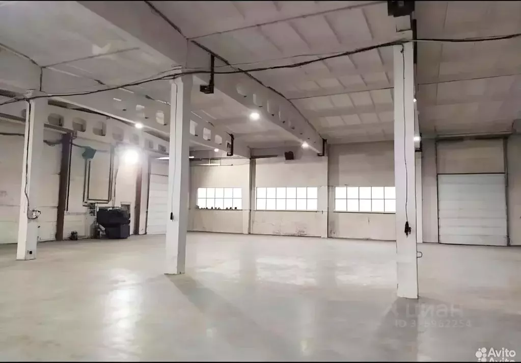 Помещение свободного назначения в Татарстан, Набережные Челны проезд ... - Фото 1