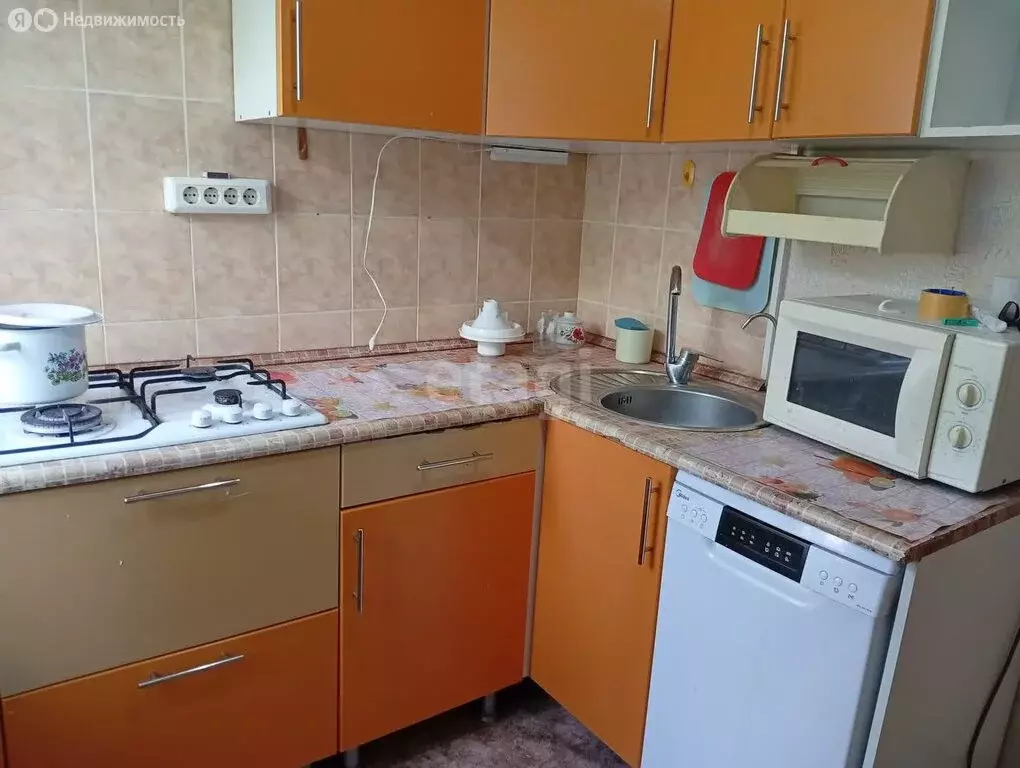 3-комнатная квартира: Астрахань, улица Николая Ветошникова, 64к1 (49.2 ... - Фото 0