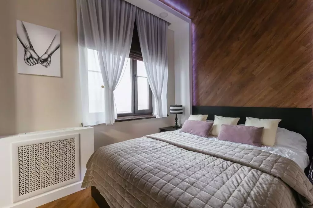 2-к кв. Тюменская область, Тюмень ул. Республики, 8 (60.0 м) - Фото 0