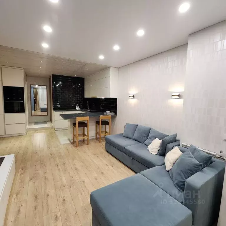 2-к кв. Приморский край, Владивосток ул. Кирова, 49 (41.7 м) - Фото 1