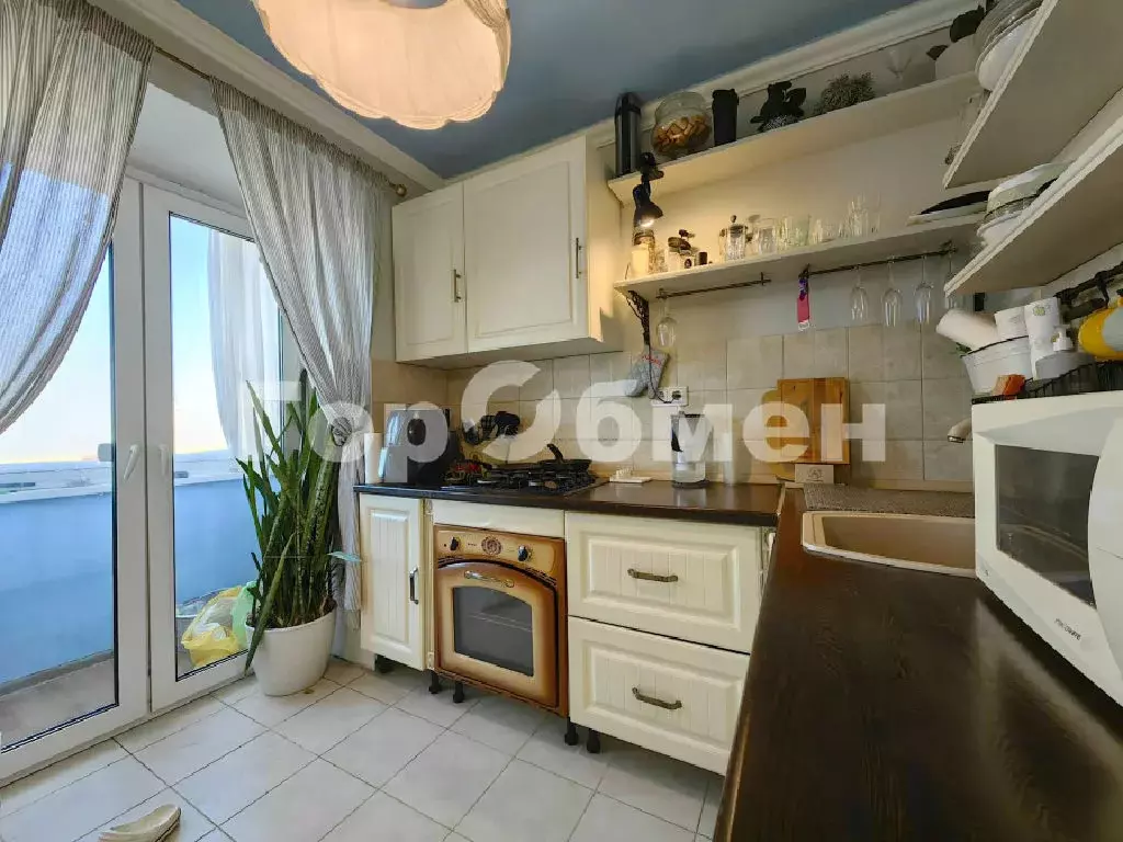 Продается 4-комнатная квартира - Фото 1