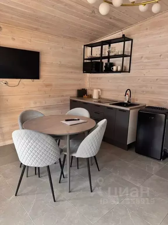 Дом в Иркутская область, Иркутский муниципальный округ, Листвянка рп ... - Фото 2