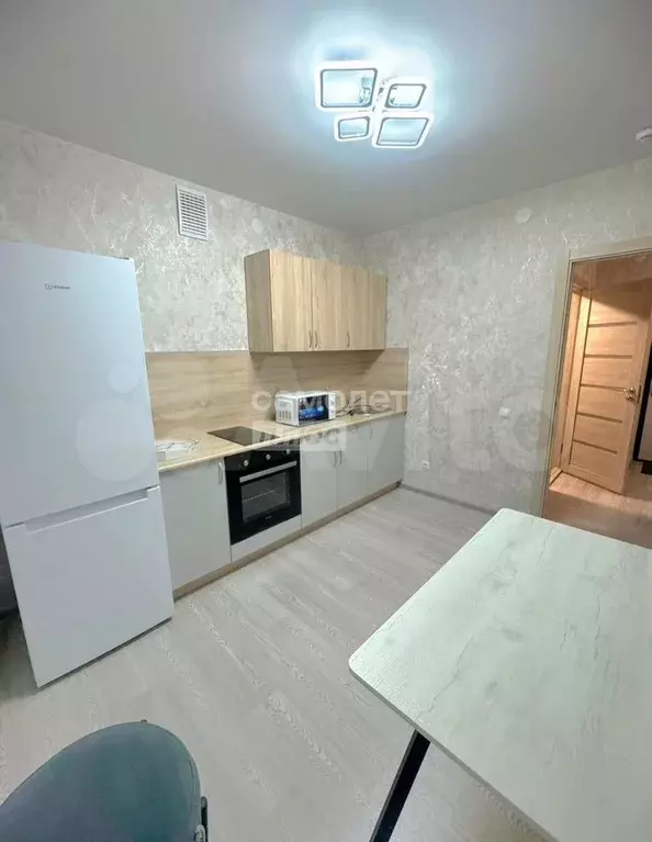 1-к. квартира, 32 м, 8/10 эт. - Фото 1