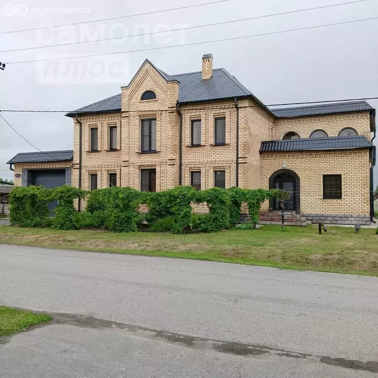 Дом в село Викулово, улица 8 Марта, 85А (333.2 м) - Фото 1