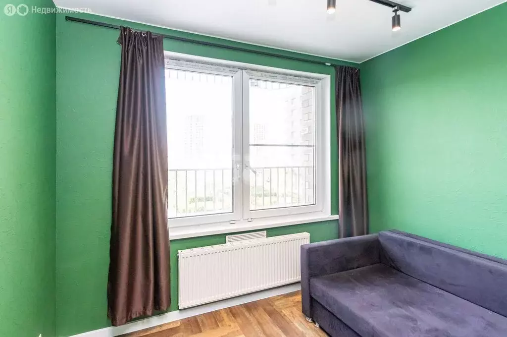 Квартира-студия: Тюмень, улица Фармана Салманова, 3 (27 м) - Фото 2