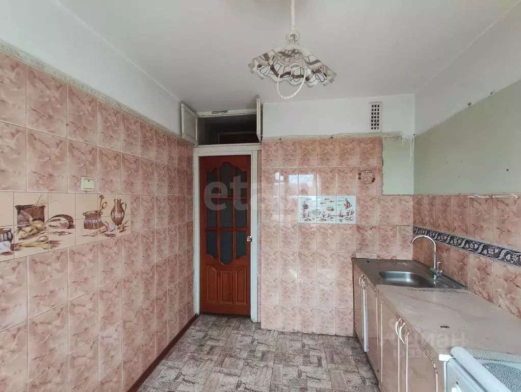 3-к кв. Тюменская область, Тюмень ул. 50 лет Октября, 54 (66.6 м) - Фото 1