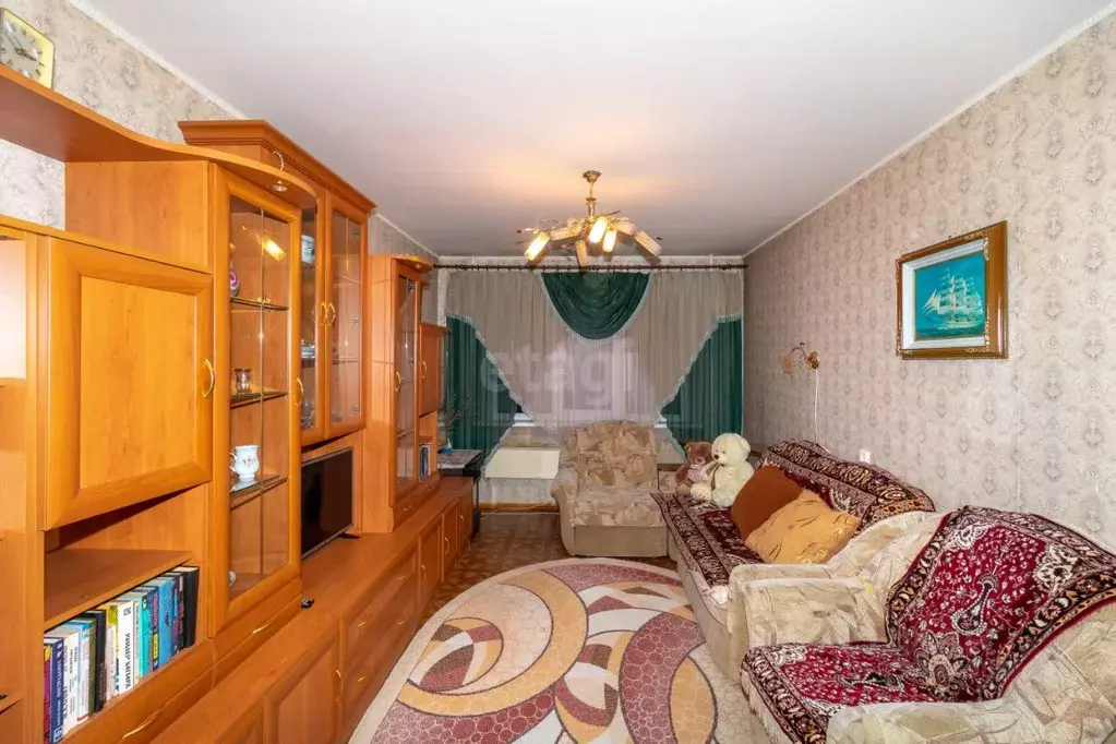 3-к кв. Тюменская область, Тюмень ул. Газовиков, 8 (66.0 м) - Фото 1