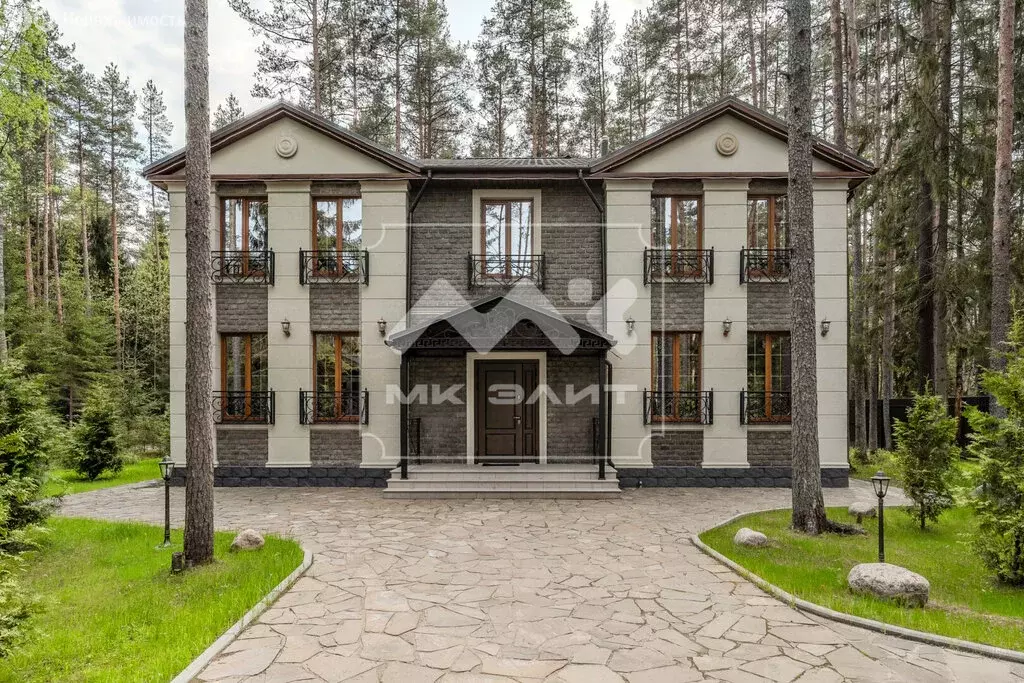 Дом в посёлок Ленинское, Живописная улица, 1Б (330 м) - Фото 1