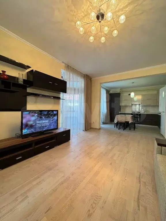 3-к. квартира, 90 м, 2/9 эт. - Фото 0